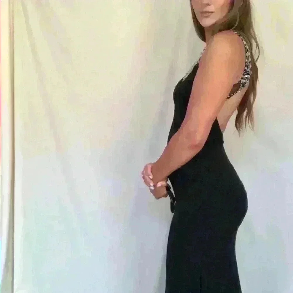 Long rhinestone top black evening gown - Picture 13 of 14